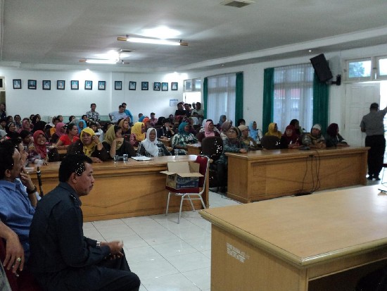 demo tapsel5 3000 Massa Serbu Kantor Pemkab Tapsel Tuntut Pemindahan Ibukota : Bupati Syahrul Pasaribu Ngotot Melanggar UU Pemekaran